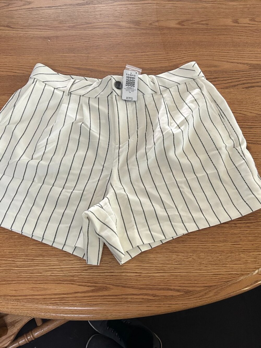 Torrid Super High-Rise Tailored Short Pinstripe Size 14